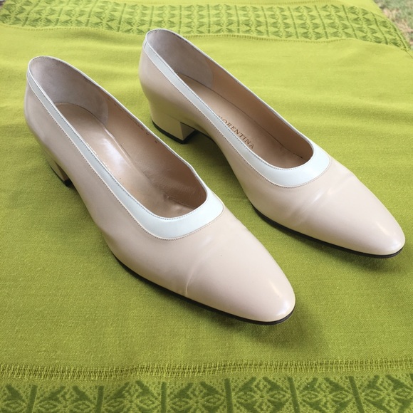 90’s Silvia Fiorentina Cream Patent Leather Pumps - Picture 4 of 8
